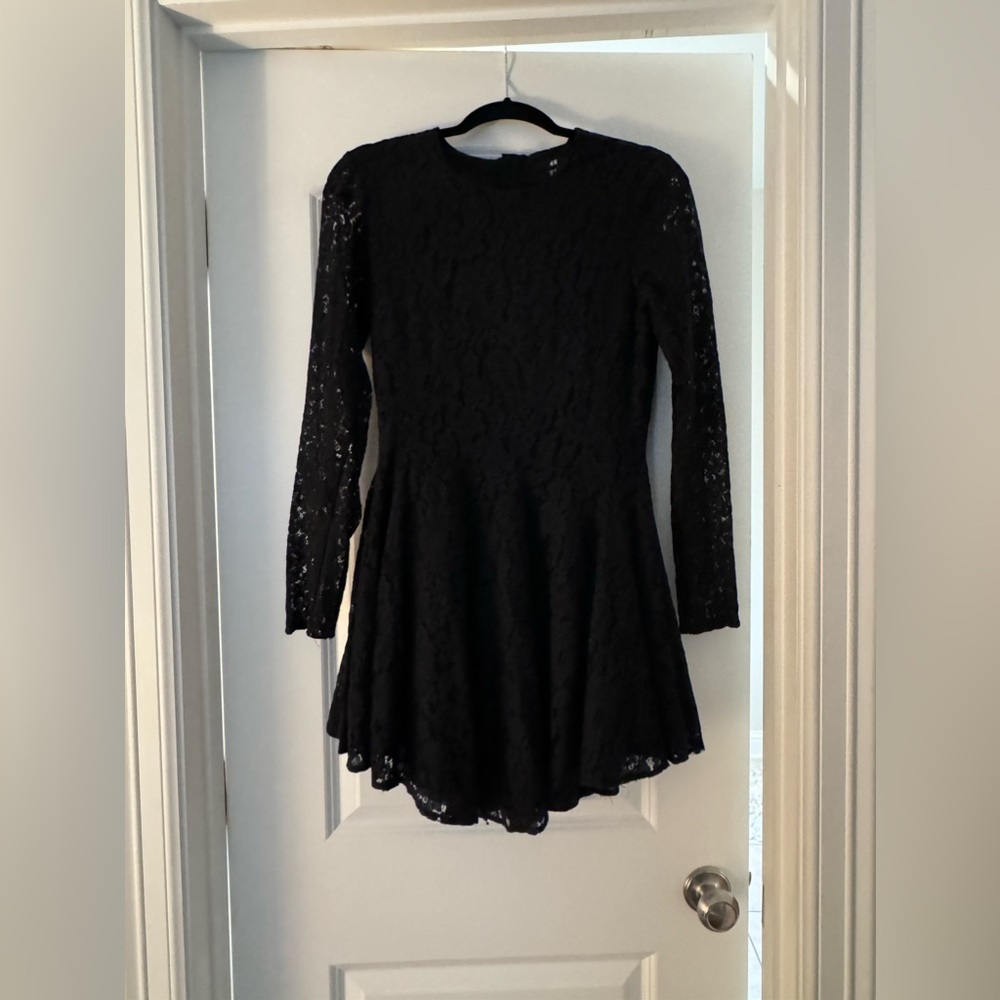 Patterned H&M Dress - Size 6